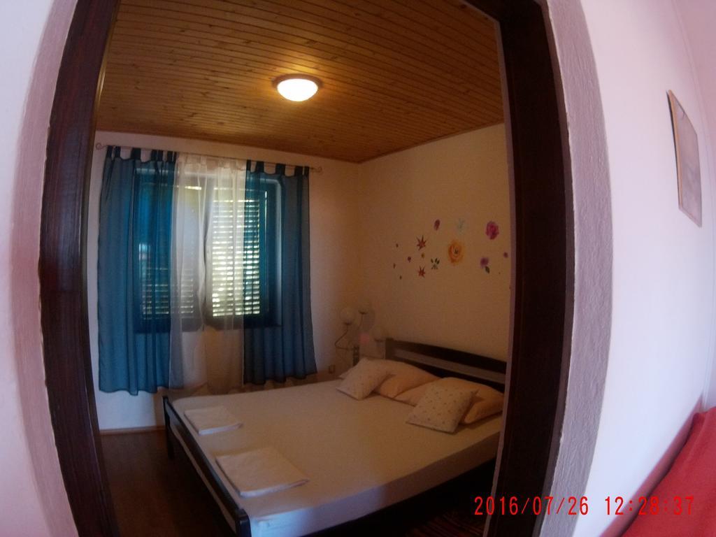 Apartman Luburic Пинезичи Экстерьер фото