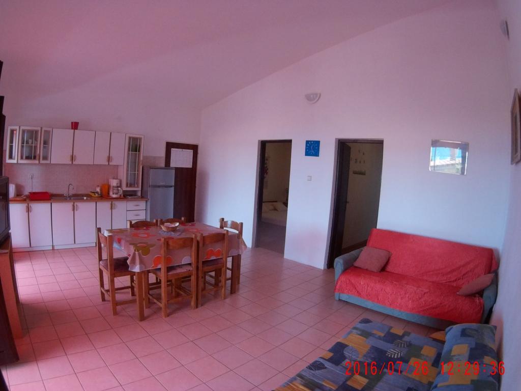 Apartman Luburic Пинезичи Экстерьер фото